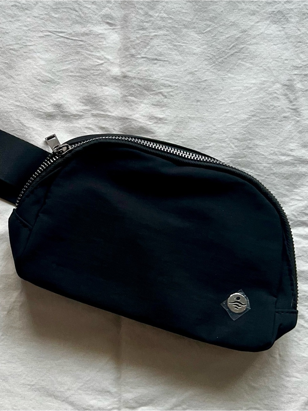 HALARA Black Crossbody Belt Bag with Silver Zipper